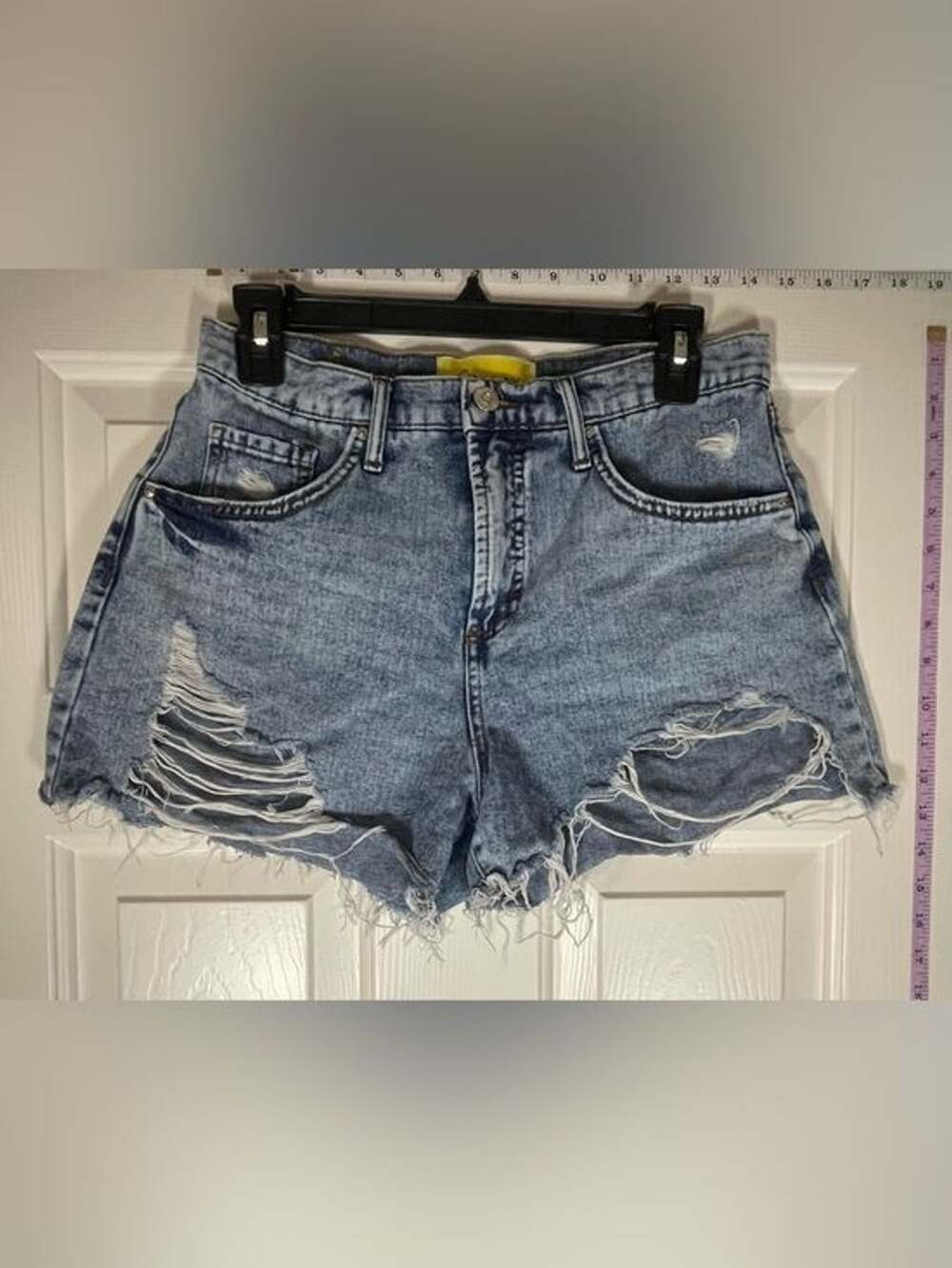 High-Rise Women’s Distressed Light Blue Denim Jean Shorts Size Small